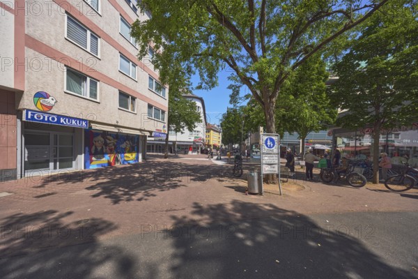 Pedestrian zone, traffic sign pedestrian zone, additional sign free bicycles and delivery traffic