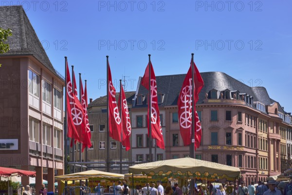 Mainz flags, city coat of arms, flagpoles, pedestrian zone, general architecture, weekly market