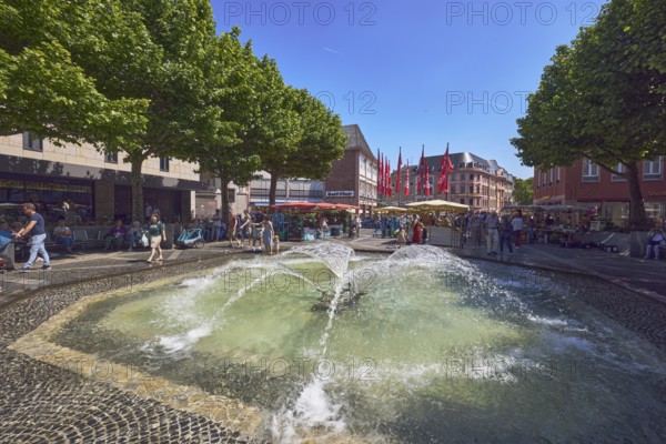 Pedestrian zone, fountain, courtyard fountain, general architecture, shops, retail, weekly market