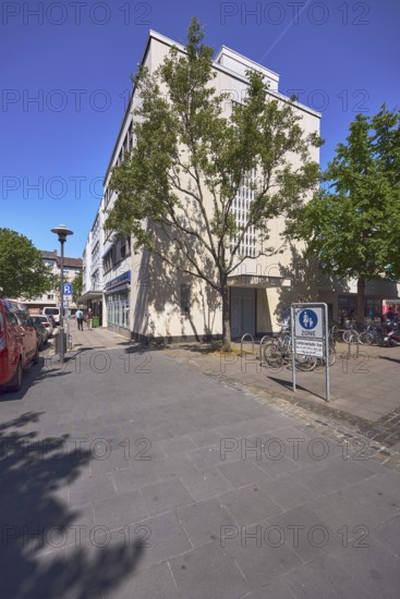 Pedestrian zone, traffic sign pedestrian zone, additional sign delivery traffic free, residential