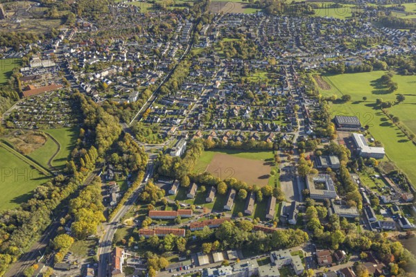 Aerial view, town view of Pelcum, terraced houses, Freie Waldorf School and Sportplatz Aschenplatz,