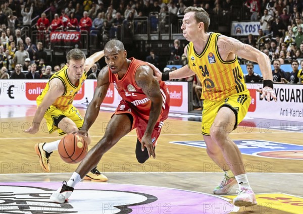 Basketball BBL Bundesliga, Alba Berlin, FC Bayern Munich Basketball from left Martin Hermannsson
