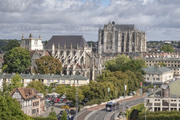 View of the city center, taken from the Table d'Orientation de Beauvais. In the center, the Gothic