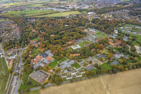 Aerial view, LVR-Klinik Bedburg-Hau and Herbstlicher Wald, Hau, Bedburg-Hau, Lower Rhine