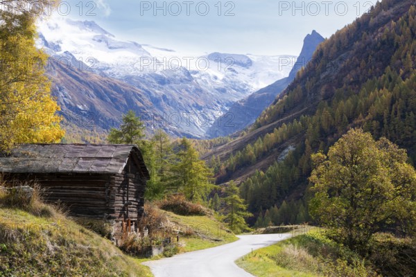 Little wooden hut beside the road going to the far end of the valley. Vintage house from the olden