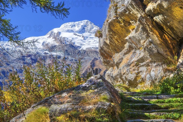 Historic chapel trail with Alphubel 4206m in autumn, Saas-Fee, Saasertal, Valais, Switzerland