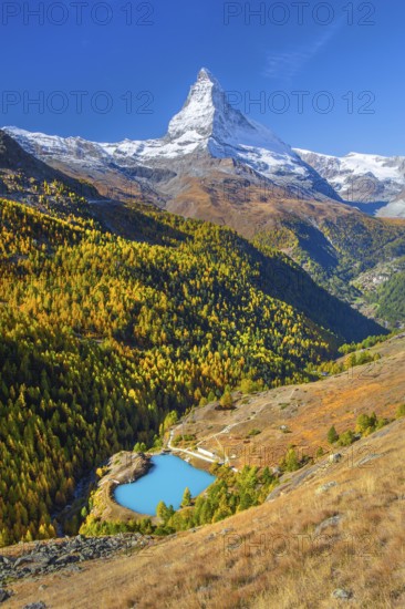 Moosjisee on the 5-lake hiking trail with Matterhorn 4478 m in autumn, Zermatt, Mattertal, Valais,
