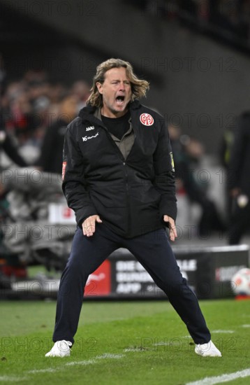 Coach coach Bo Henriksen 1st FSV Mainz 05 on the sidelines Gestik Gesture MHPArena, MHP Arena