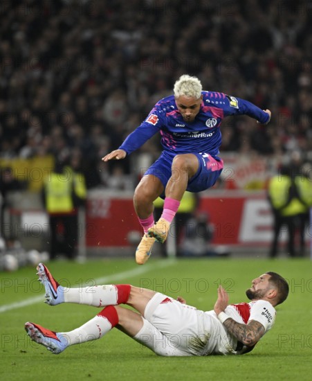 Fair play, duel, action Armindo Sieb 1. FSV Mainz 05 (11) jumps over Jeff Chabot VfB Stuttgart (24)