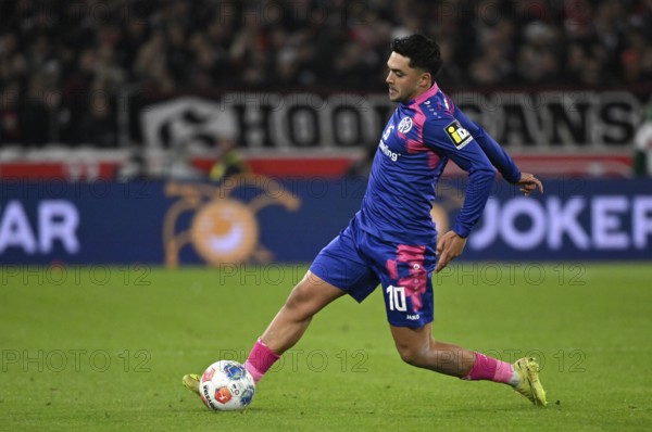 Nadiem Amiri 1. FSV Mainz 05 (10) Action at the ball MHPArena, MHP Arena Stuttgart,