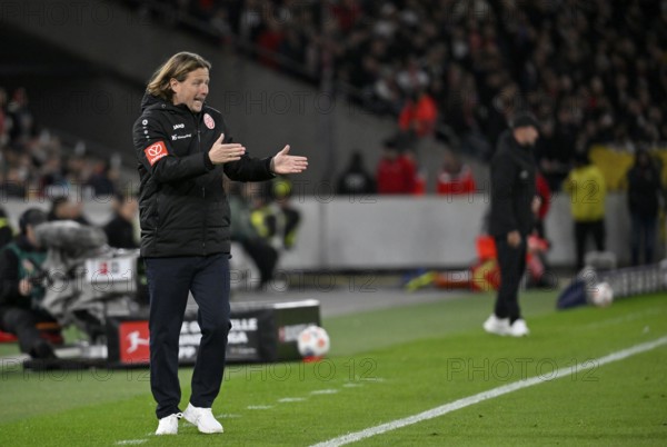 Coach coach Bo Henriksen 1st FSV Mainz 05 on the sidelines Gestik Gesture MHPArena, MHP Arena