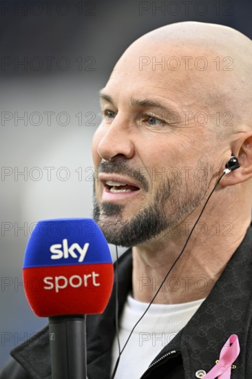 Coach coach Christian Ilzer TSG 1899 Hoffenheim portrait, in interview microphone micro logo SKY