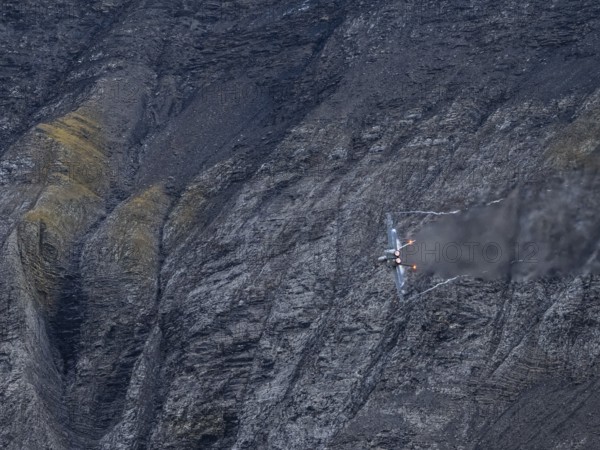 Axalp, Switzerland, airshow, demonstration, air force, army, military, Alps, mountains, F18,