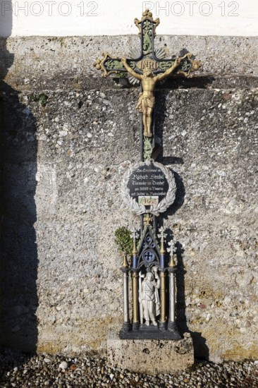 Tomb cross of the animal painter Richard Strebel, inscription with sentimental painting,