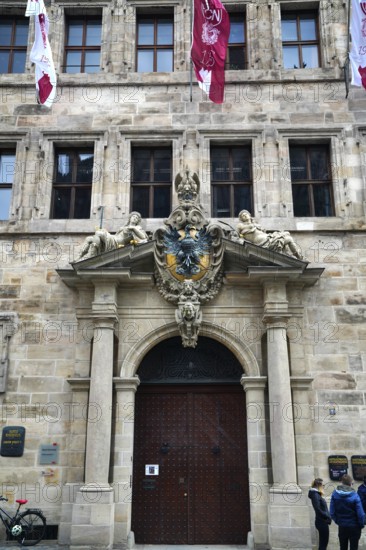 Coat of arms with eagle and allegorical figures, office of the Nuremberger Reichsschultheiß, old