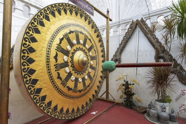 Temple gong (also Victory Gong or Luck Gong), when climbing to Wat Saket (Golden Mount) in the Pom