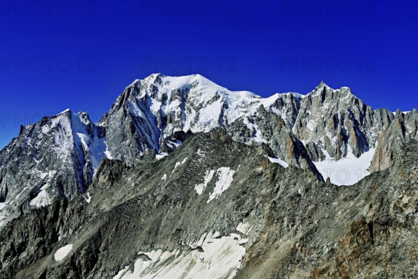 From left, the mountains L'Aiguille Blanche de Peuterey, Mont Blanc, Mont Maudit, Pointe Helbronner