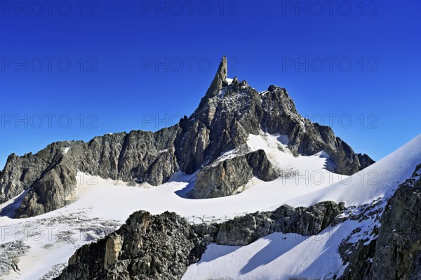 View of the Glacier du Géant from the Télécabine Panorama Railway, behind the Dente del Gigante,