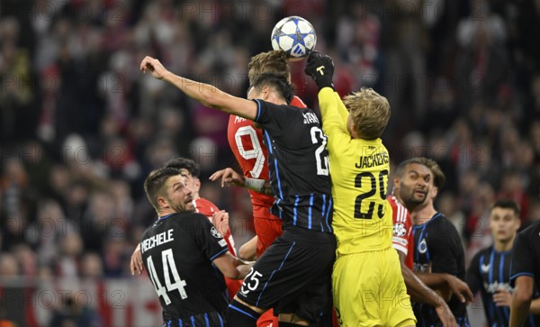 Penalty area scene, goal room scene header duel duel action goalkeeper Nordin Jackers Club Brugge