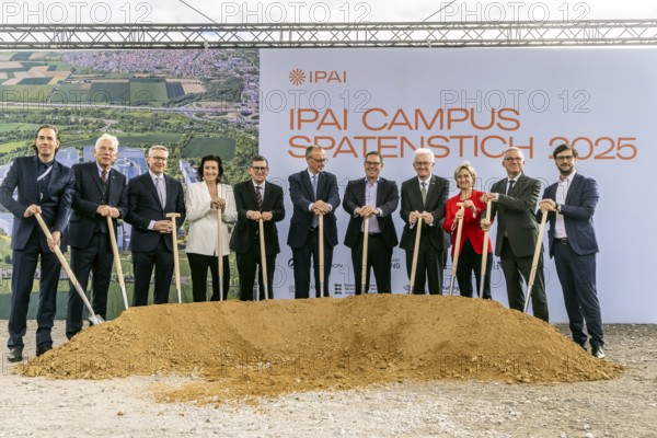 From left, architect Jacob van Rijs, OB Harry Mergel, Digital Minister Dr. Karsten Wildberger,