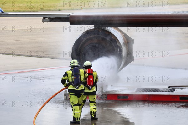 Stuttgart Airport Fire Department is practicing emergencies on a state-of-the-art simulator.