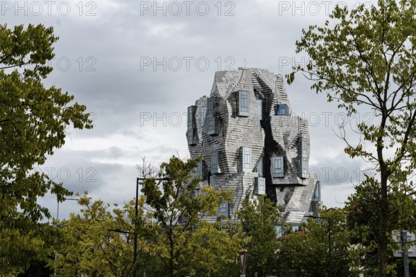 Luma, 56 m high irregular tower designed by Frank Gehry, Deconstructivist style tower, Arles,