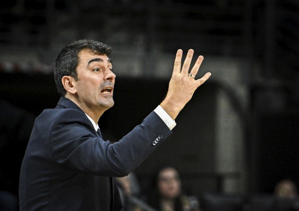 Basketball easyCredit BBL Cup round of 16, Alba Berlin, Ratiopharm Ulm v.l. Vladimir Bogojevic