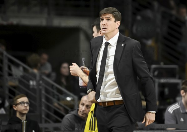 Basketball easyCredit BBL Cup round of 16, Alba Berlin, Ratiopharm Ulm from left Pedro Calles (Alba