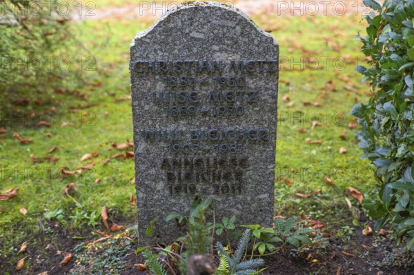 Grave, tombstone, Willi Bleicher, German resistance fighter against National Socialism, later head