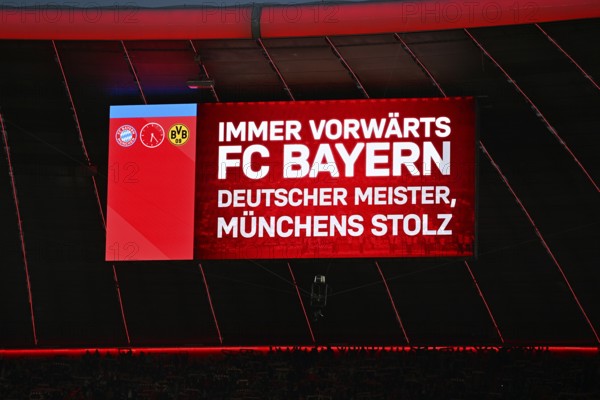 Teleprompter scoreboard, text, to sing along, ALWAYS FORWARD, official stadium anthem FC Bayern