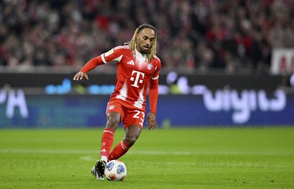 Sacha Böy FC Bayern Munich FCB (23) Ball action Deutscher Classico, FC Bayern Munich FCB versus