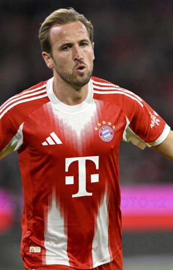 Goal cheers Harry Kane FC Bayern Munich FCB (09) German Classico, FC Bayern Munich FCB versus