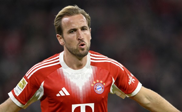 Goal cheers Harry Kane FC Bayern Munich FCB (09) German Classico, FC Bayern Munich FCB versus