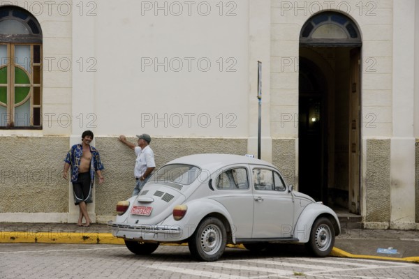 Volkswagen bug, Door, 29/12/2009, São Luís do Paraitinga, São Paulo, Brazil