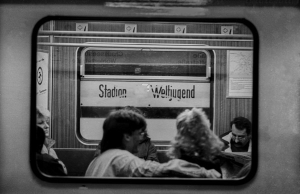 Germany, Berlin, 12.12.1991, underground station Stadion der Weltjugend, underground train, window, renamed Schwarzkopfstraße/Deutschland, Berlin, 12.12.1991, U-Bahnhof Stadion der Weltjugend, U-Bahnz...