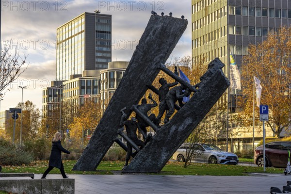 Downtown Essen, Miners' Monument Steile Lagerung, am Europaplatz, high-rise office buildings, at