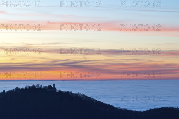 Inversion weather, fog, sunset, autumn, view from Breitenstein to Teck Castle, Ochsenwang, Swabian