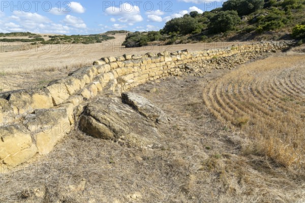 Presa de Cubalmena stone wall dam, Roman site of Los Banales, near Layana, Zaragoza province,