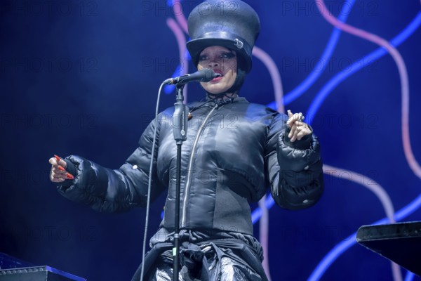 Erykah Badu, singer, USA, soul, hip-hop, R&B, The Return Of Automatic Slim World Tour 2025, live at