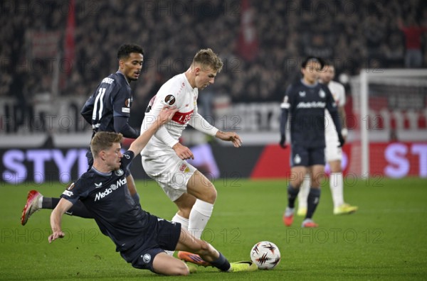 Duel, action Finn Jeltsch VfB Stuttgart (29) against Gijs Smal Feyenoord Rotterdam (05) Europa
