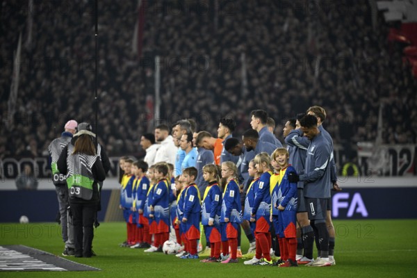 Teams teams take line-up in front of the start of the game, VfB Stuttgart, Feyenoord Rotterdam,