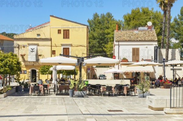 Outdoor restaurant, Ragusa Ibla, Ragusa province, Sicily, Italy