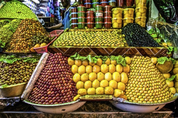 161/artfully layered olive range