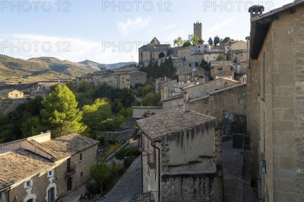 View over rooftops medieval hilltop village, Sos del Rey Católico, Cinco Villas district, Zaragoza