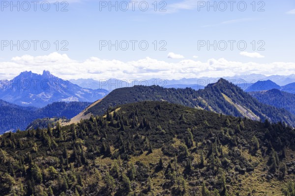 View from Hoher Zinken with Großes Radl Egelseehörndl and Dachstein, Postalm, Osterhorn Group,