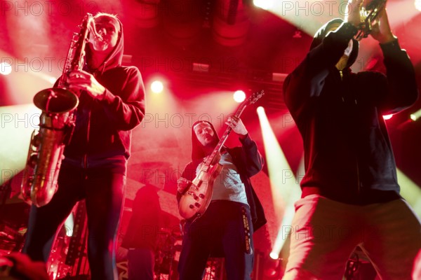 Gesa (saxophonist), iDot (Tobias von Kitzing, guitarist) and Poldi (trumpeter) from Irie Révoltés