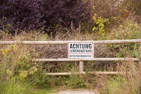 Danger warning sign, Cape Arkona, Wittow Peninsula, Putgarten, Rügen Island, Mecklenburg-Western