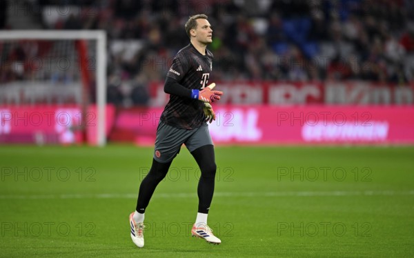 Warm-up training goalkeeper Manuel Neuer FC Bayern Munich FCB (01) Allianz Arena, Munich, Bayern,