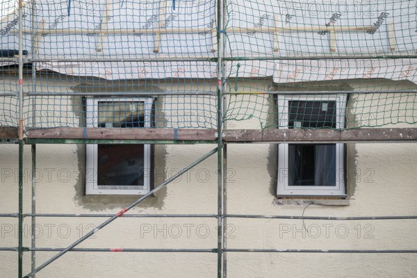 Energetic renovation of an apartment building, renovation of an old building, thermal insulation,