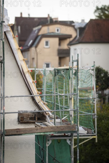 Energetic renovation of an apartment building, renovation of an old building, thermal insulation,